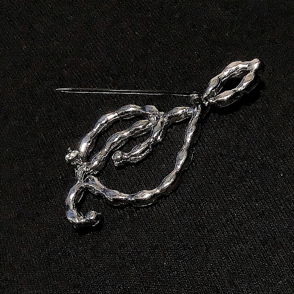 Treble Clef Music Note Rhinestone Brooch - Picture 5 of 5